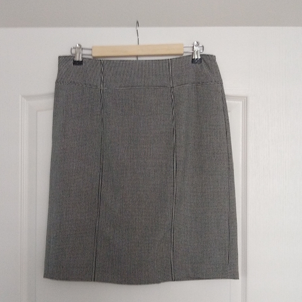 Worthington hounds tooth pencil skirt, black/white, size 10